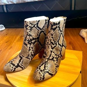 Tan Snake  Booties size 9